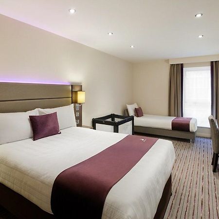 Premier Inn Sevenoaks Eksteriør billede